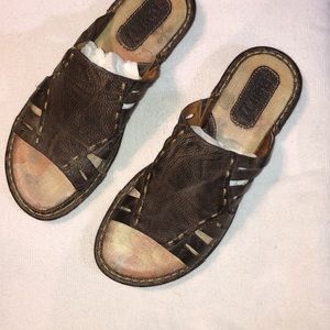 Born sandals